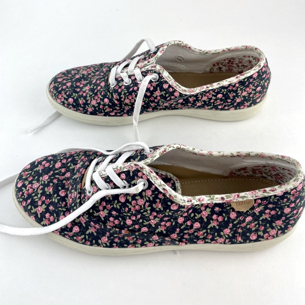 Wide Width! Hotter Mabel, Navy Floral, Size 7W
